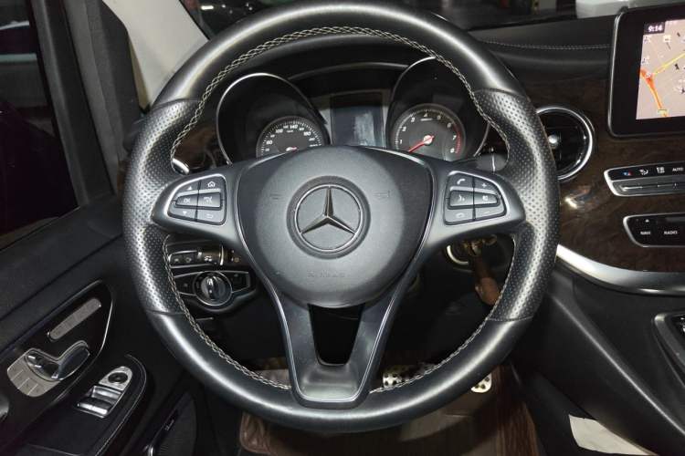 Used Mercedes-Benz V-Class 2017 V 260 L Prestige Extended Edition Steering Wheel