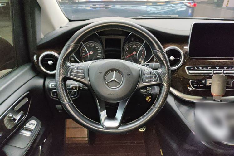 Used Mercedes-Benz V-Class 2017 V 260 Prestige Edition Steering Wheel