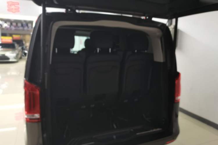 Used Mercedes-Benz V-Class 2017 V 260 Avantgarde Edition Trunk