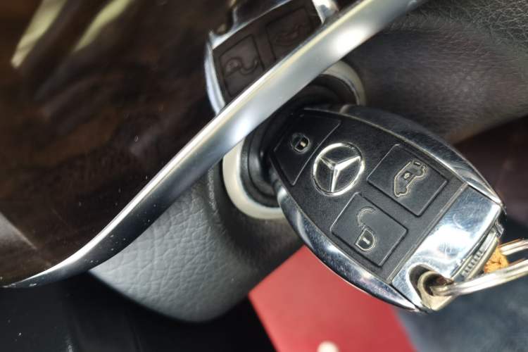 Used Mercedes-Benz V-Class 2017 V 260 L Prestige Extended Edition Vehicle Key