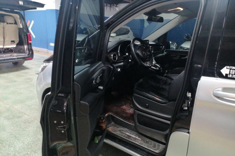 Used Mercedes-Benz V-Class 2017 V 260 Avantgarde Edition Driver Seat