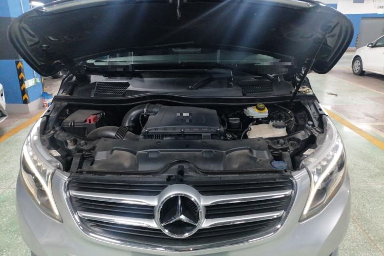 Used Mercedes-Benz V-Class 2017 V 260 Avantgarde Edition Engine Bay