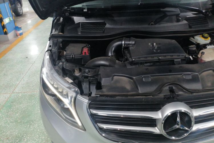 Used Mercedes-Benz V-Class 2017 V 260 Avantgarde Edition Engine Bay Right