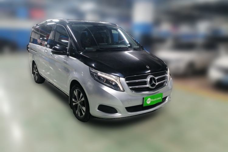 Used Mercedes-Benz V-Class 2017 V 260 Avantgarde Edition Front Right 45 Deg