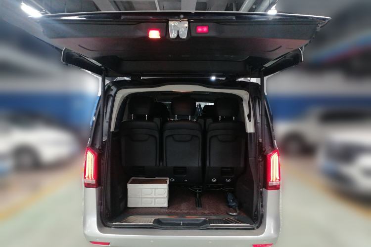 Used Mercedes-Benz V-Class 2017 V 260 Avantgarde Edition Trunk