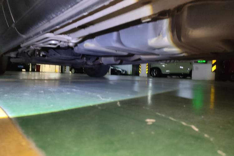 Used Mercedes-Benz V-Class 2017 V 260 Avantgarde Edition Chassis Rear Left