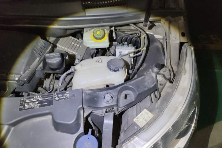 Used Mercedes-Benz V-Class 2017 V 260 Avantgarde Edition Engine Bay Left