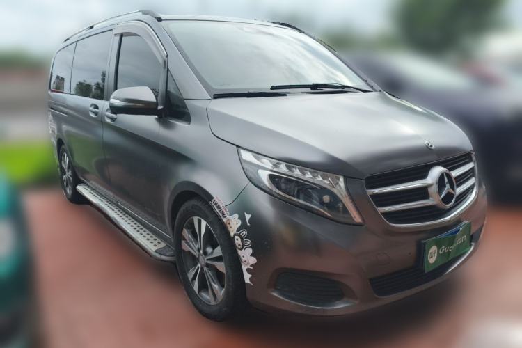 Used Mercedes-Benz V-Class 2017 V 260 Avantgarde Edition Front Right 45 Deg