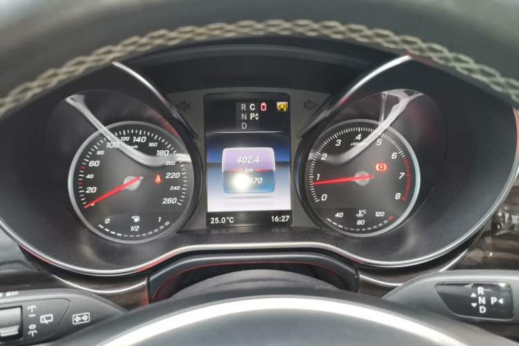 Used Mercedes-Benz V-Class 2017 V 260 Avantgarde Edition Instrument Cluster