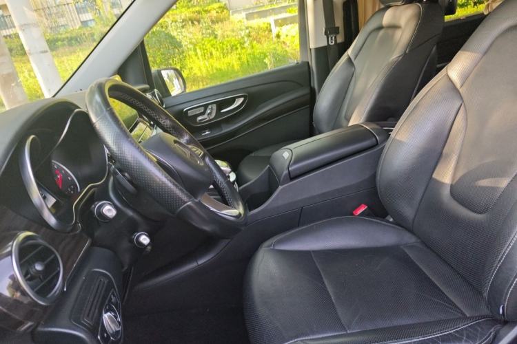 Used Mercedes-Benz V-Class 2017 V 260 Avantgarde Edition Left Front Seat