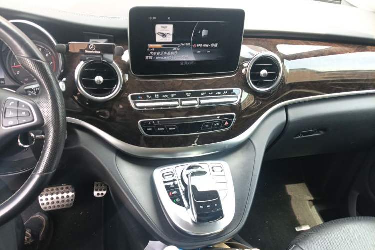 Used Mercedes-Benz V-Class 2017 V 260 L Prestige Extended Edition Audio And AC Panel