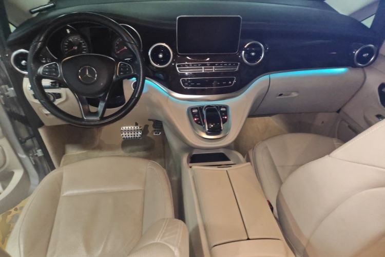 Used Mercedes-Benz V-Class 2017 V 260 Prestige Edition Center Console
