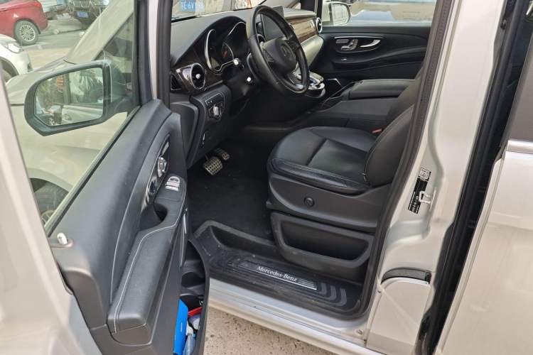 Used Mercedes-Benz V-Class 2017 V 260 Prestige Edition Driver Seat