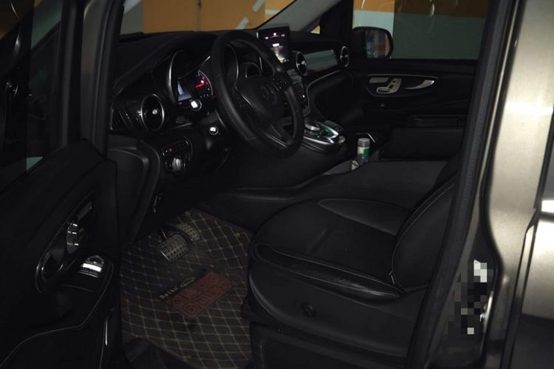 Used Mercedes-Benz V-Class 2017 V 260 L Prestige Extended Edition Driver Seat