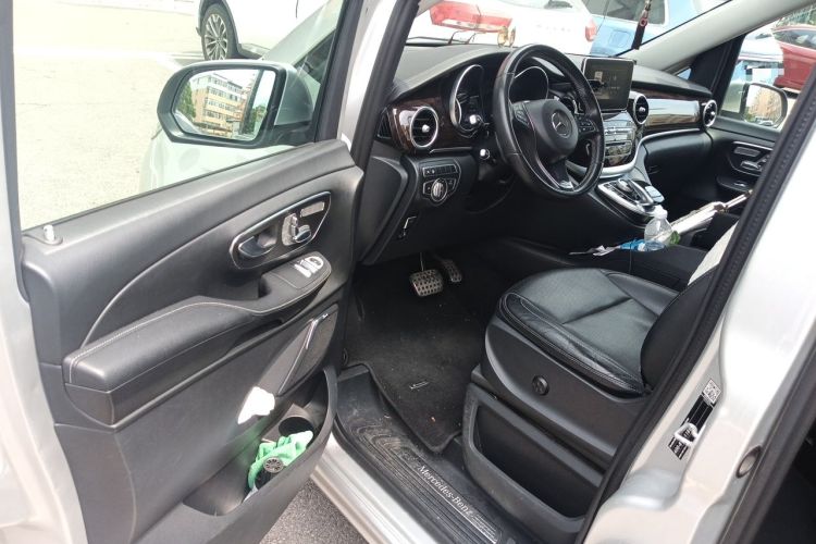 Used Mercedes-Benz V-Class 2017 V 260 L Prestige Extended Edition Driver Seat
