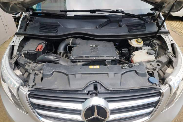 Used Mercedes-Benz V-Class 2017 V 260 L Prestige Extended Edition Engine Bay