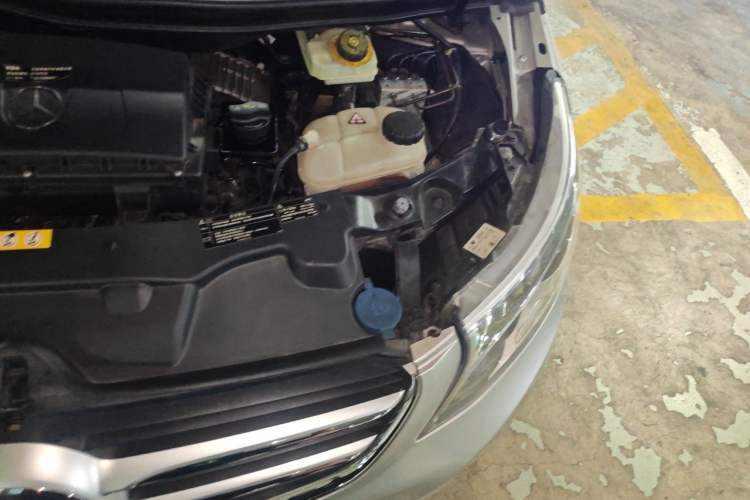 Used Mercedes-Benz V-Class 2017 V 260 Prestige Edition Engine Bay Left