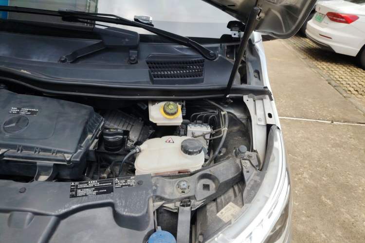 Used Mercedes-Benz V-Class 2017 V 260 L Prestige Extended Edition Engine Bay Left