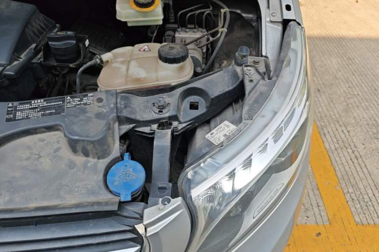 Used Mercedes-Benz V-Class 2017 V 260 Prestige Edition Engine Bay Left