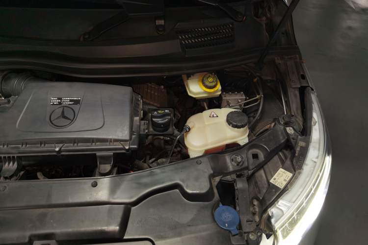 Used Mercedes-Benz V-Class 2017 V 260 Prestige Edition Engine Bay Left
