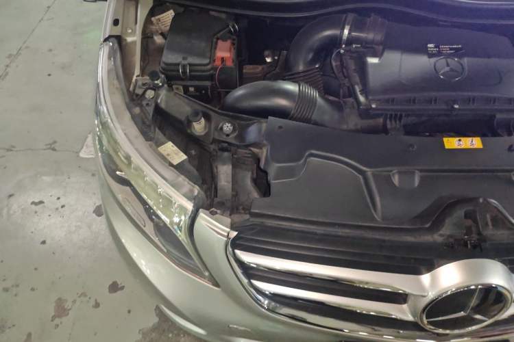 Used Mercedes-Benz V-Class 2017 V 260 Prestige Edition Engine Bay Right