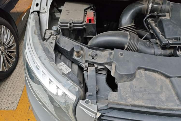 Used Mercedes-Benz V-Class 2017 V 260 Prestige Edition Engine Bay Right