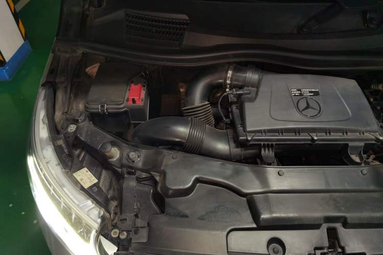 Used Mercedes-Benz V-Class 2017 V 260 Prestige Edition Engine Bay Right