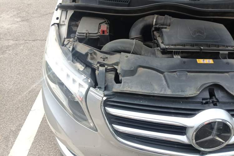 Used Mercedes-Benz V-Class 2017 V 260 L Prestige Extended Edition Engine Bay Right