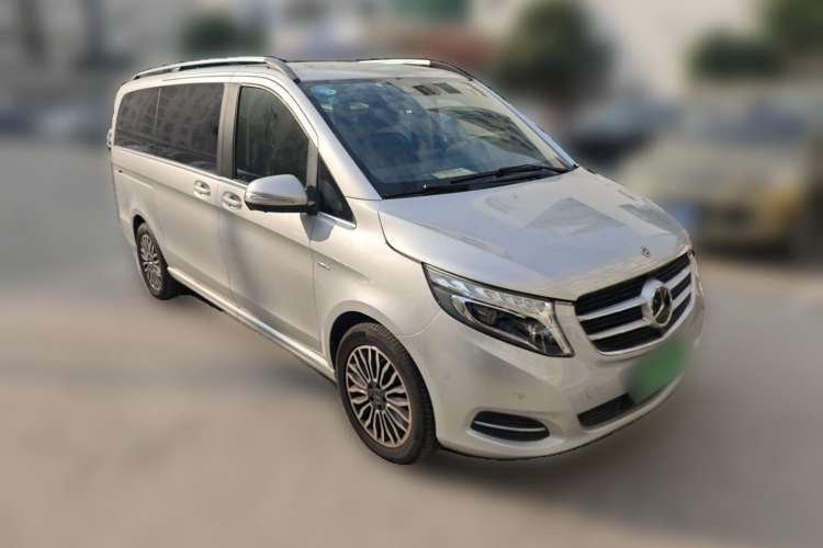 Used Mercedes-Benz V-Class 2017 V 260 Prestige Edition Front Right 45 Deg