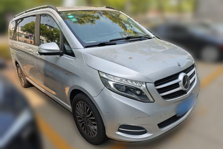 Used Mercedes-Benz V-Class 2017 V 260 Prestige Edition Front Right 45 Deg