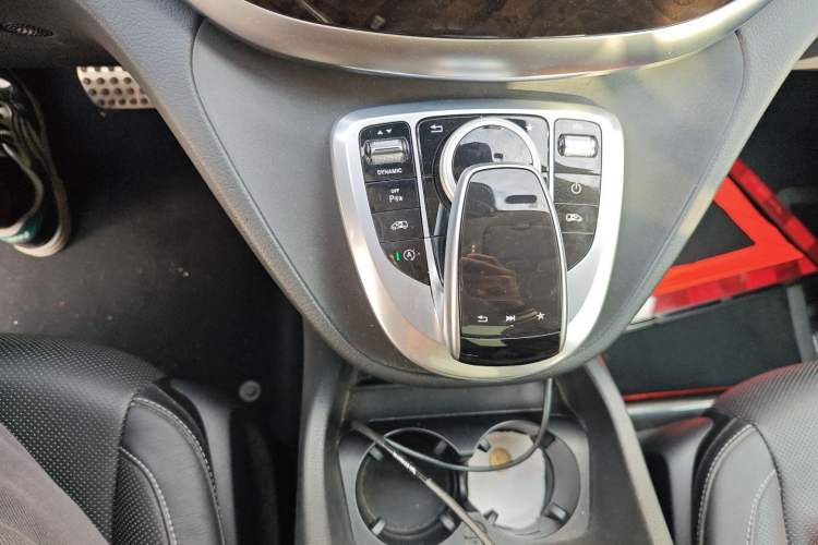 Used Mercedes-Benz V-Class 2017 V 260 Prestige Edition Gear Lever