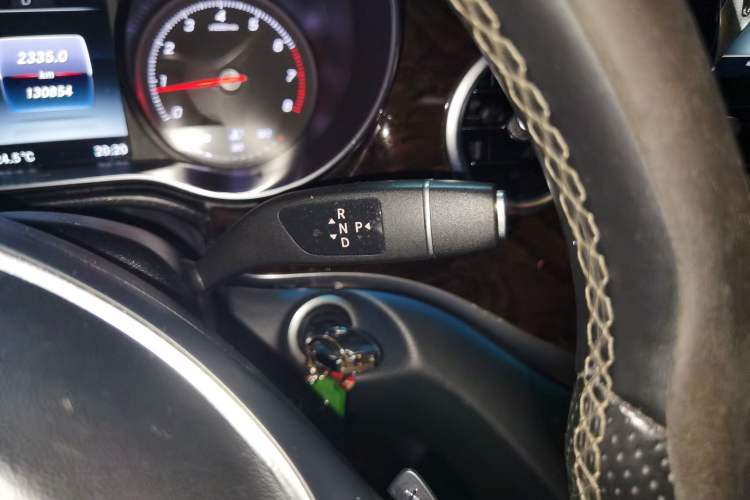 Used Mercedes-Benz V-Class 2017 V 260 Prestige Edition Gear Lever