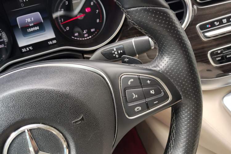 Used Mercedes-Benz V-Class 2017 V 260 Avantgarde Edition Gear Lever