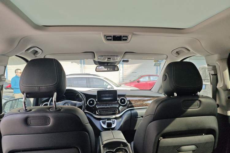 Used Mercedes-Benz V-Class 2017 V 260 Prestige Edition Headliner