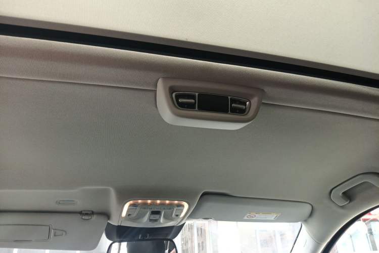Used Mercedes-Benz V-Class 2017 V 260 L Prestige Extended Edition Headliner