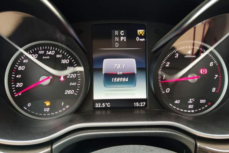 Used Mercedes-Benz V-Class 2017 V 260 Avantgarde Edition Instrument Cluster