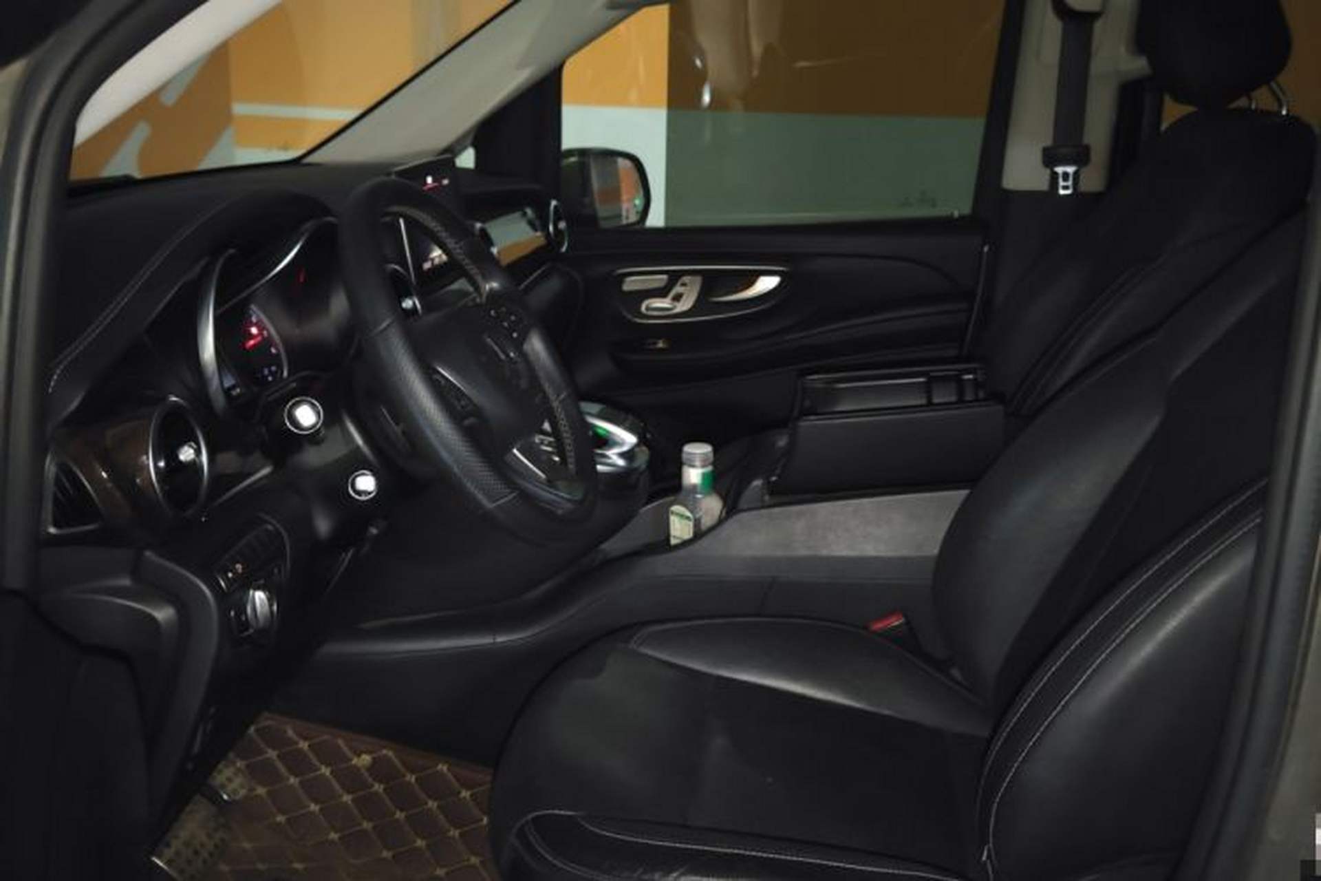 Used Mercedes-Benz V-Class 2017 V 260 L Prestige Extended Edition Left Front Seat