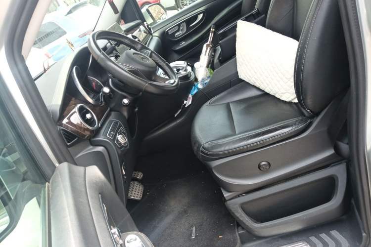 Used Mercedes-Benz V-Class 2017 V 260 L Prestige Extended Edition Left Front Seat