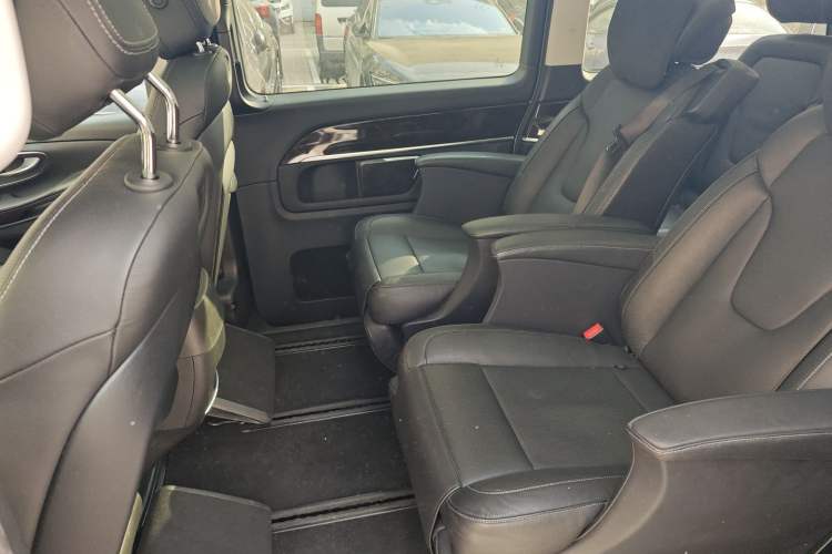 Used Mercedes-Benz V-Class 2017 V 260 Prestige Edition Left Rear Seat