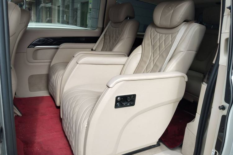 Used Mercedes-Benz V-Class 2017 V 260 Avantgarde Edition Left Rear Seat