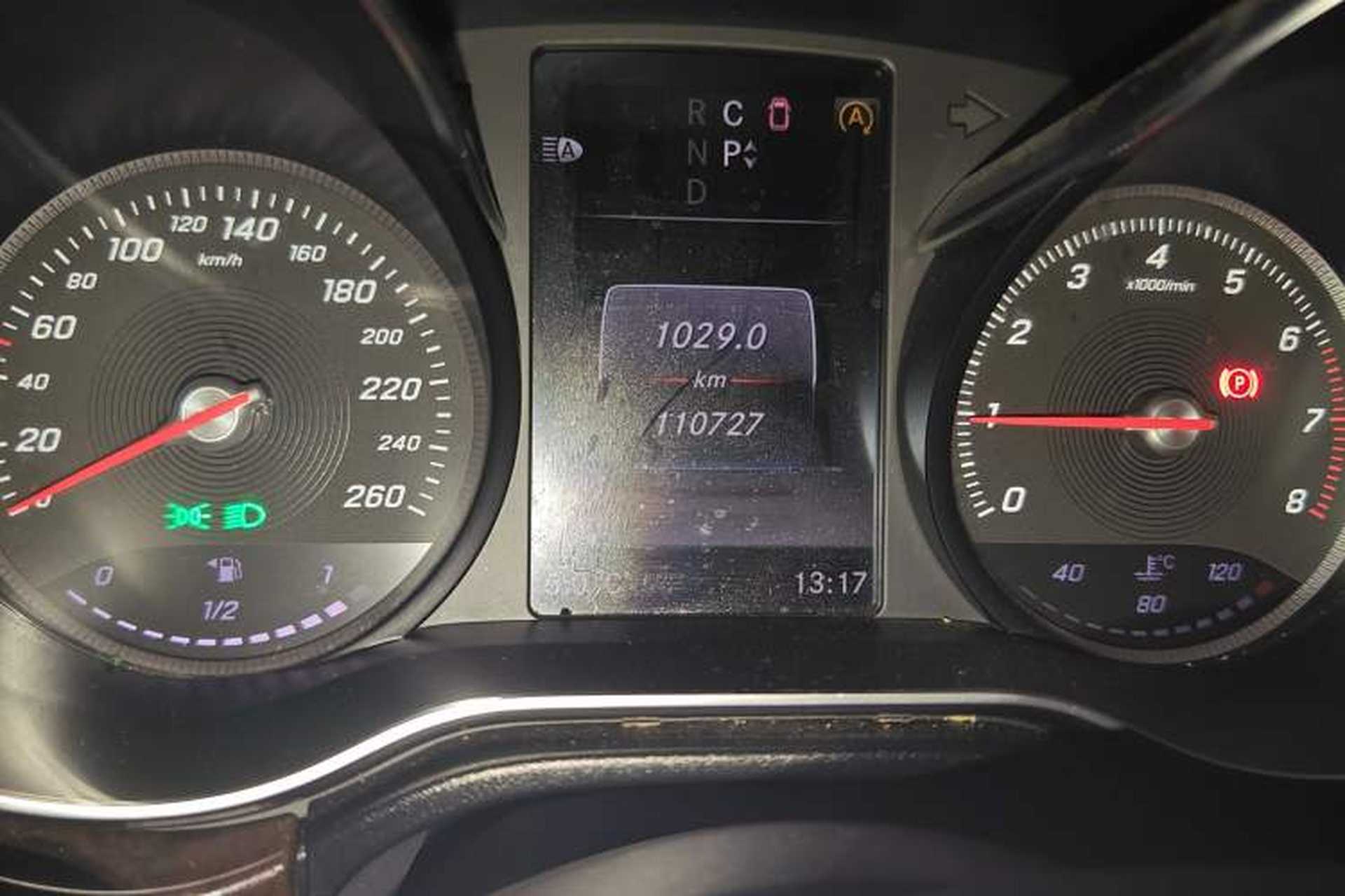 Used Mercedes-Benz V-Class 2017 V 260 L Prestige Extended Edition Odometer Close Up