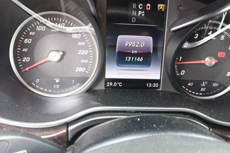 Used Mercedes-Benz V-Class 2017 V 260 L Prestige Extended Edition Odometer Close Up
