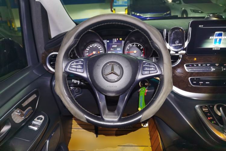 Used Mercedes-Benz V-Class 2017 V 260 Prestige Edition Steering Wheel