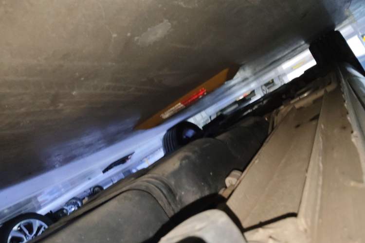 Used Mercedes-Benz V-Class 2017 V 260 Avantgarde Edition Chassis Rear Left