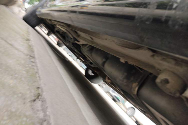 Used Mercedes-Benz V-Class 2017 V 260 Avantgarde Edition Chassis Rear Left