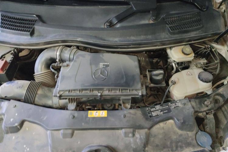 Used Mercedes-Benz V-Class 2017 V 260 Avantgarde Edition Engine Bay