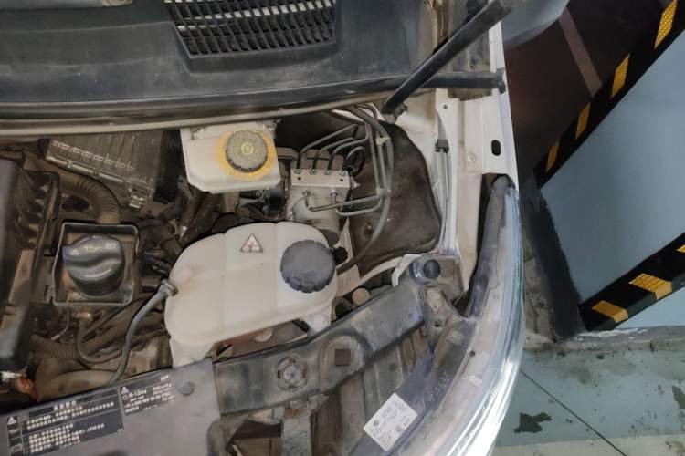 Used Mercedes-Benz V-Class 2017 V 260 Avantgarde Edition Engine Bay Left
