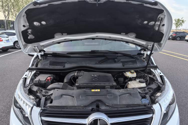 Used Mercedes-Benz V-Class 2017 V 260 L Prestige Extended Edition Engine Bay