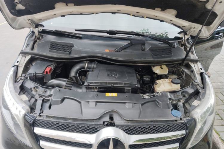 Used Mercedes-Benz V-Class 2017 V 260 Avantgarde Edition Engine Bay