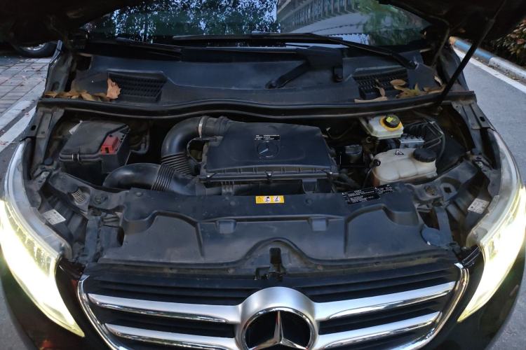 Used Mercedes-Benz V-Class 2017 V 260 Avantgarde Edition Engine Bay